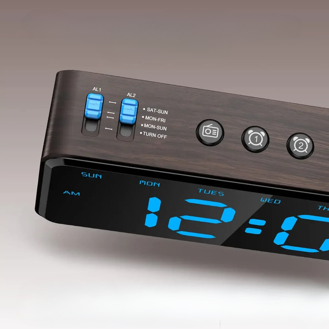 Digital klokkeradio med strømadapter