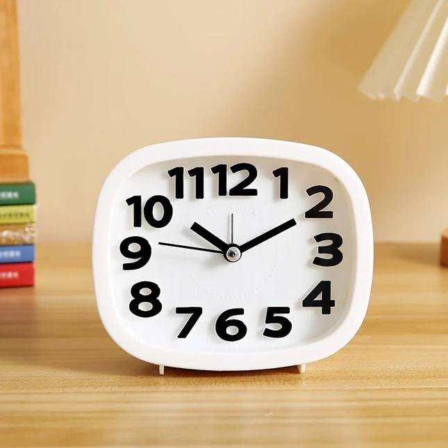 Batteridrevet vekkerklokke med store tall