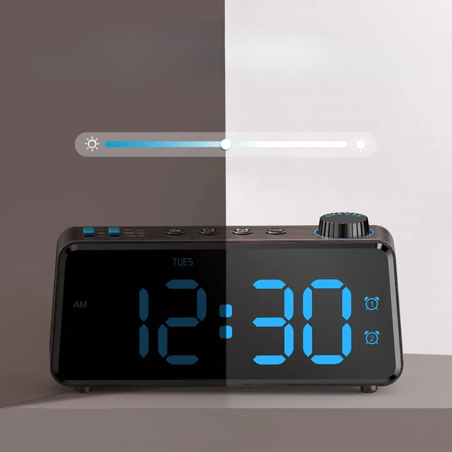 Digital klokkeradio med strømadapter