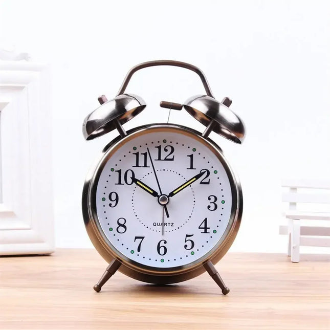 Liten vintage vekkerklokke med bjeller