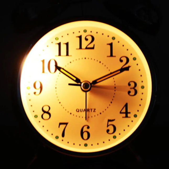 Liten vintage vekkerklokke med bjeller