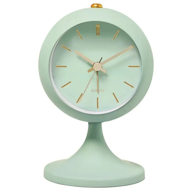 Vintage vekkerklokke på fot