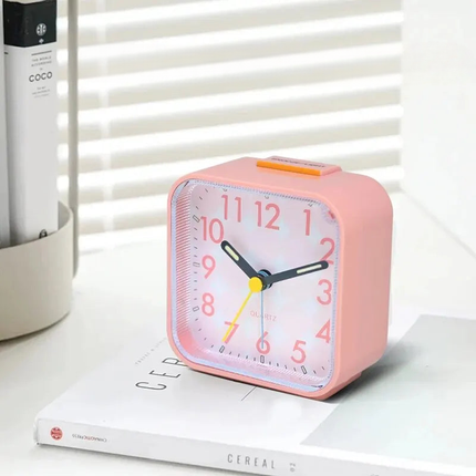 Rosa analog vekkerklokke for jenter