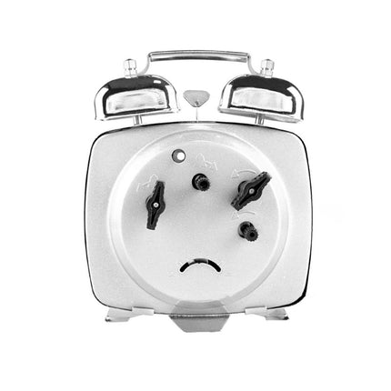 Firkantet retro vekkerklokke i metall