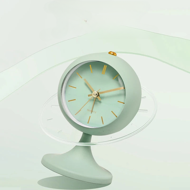 Vintage vekkerklokke på fot