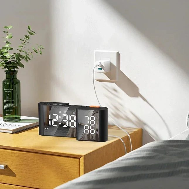 Klokkeradio med speil og temperaturvisning