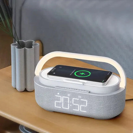 Klokkeradio med lampe og trådløs lader