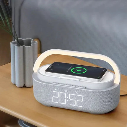 Klokkeradio med lampe og trådløs lader