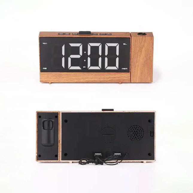 Klokkeradio i tre med projeksjon