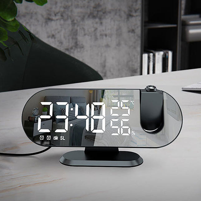 Klokkeradio med projeksjon av tid