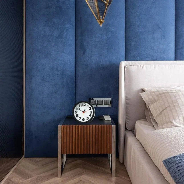 Liten batteridrevet analog vekkerklokke