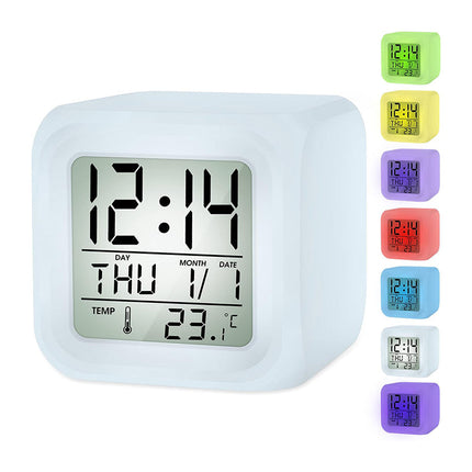 Digital kube-vekkerklokke med fargeskiftende lys