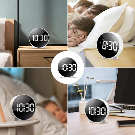 Rund digital klokke med store tall