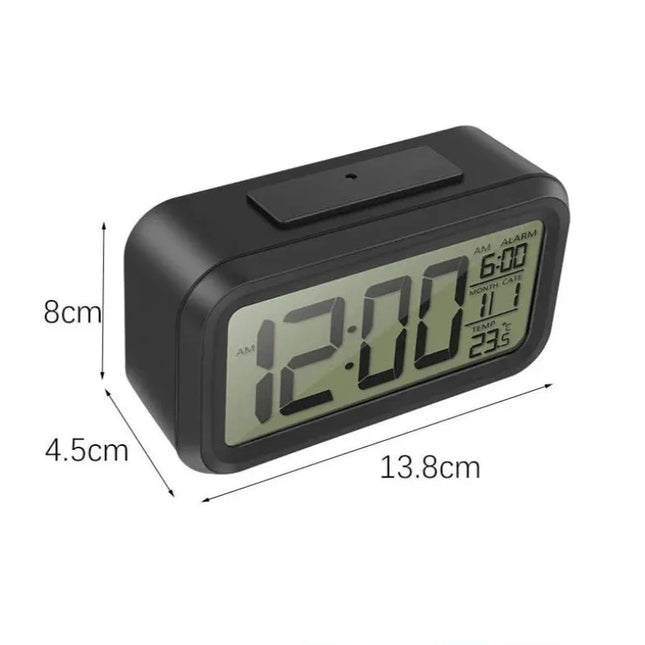 Batteridrevet digital klokke med bakgrunnsbelysning