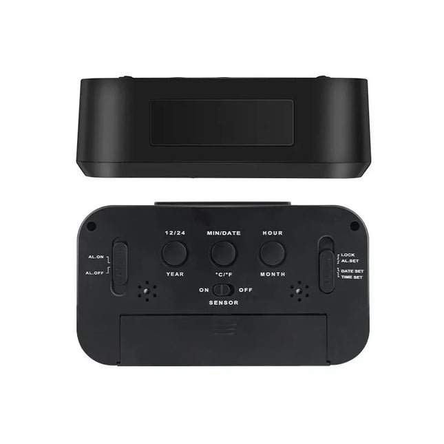 Batteridrevet digital klokke med bakgrunnsbelysning