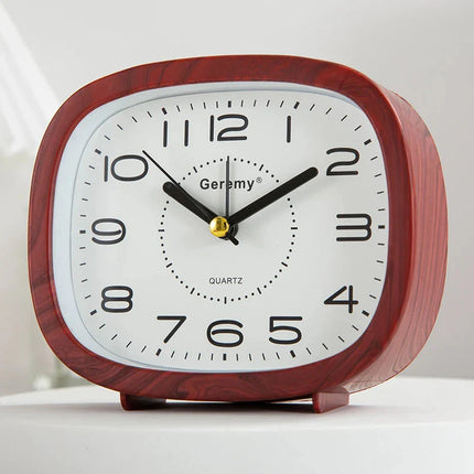 Analog vekkerklokke med store, tydelige tall