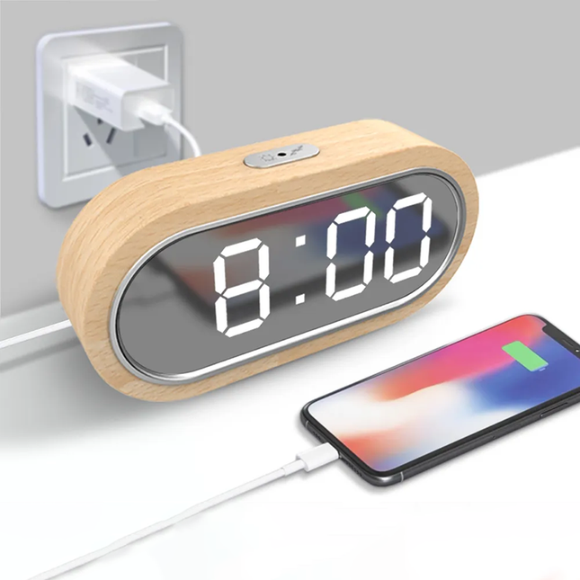 LED vekkerklokke i tre med speil