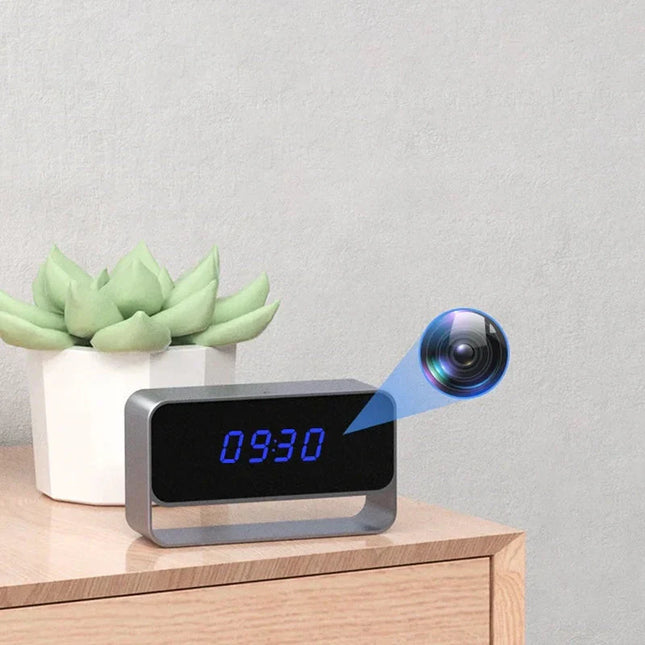 Vekkerklokke med spionkamera og nattsyn