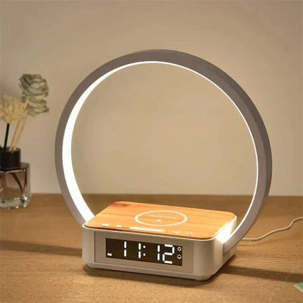 Lampe med klokke og trådløs lader