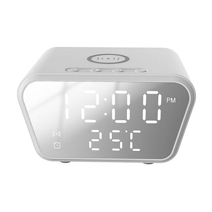 Digital vekkerklokke med induksjonslading