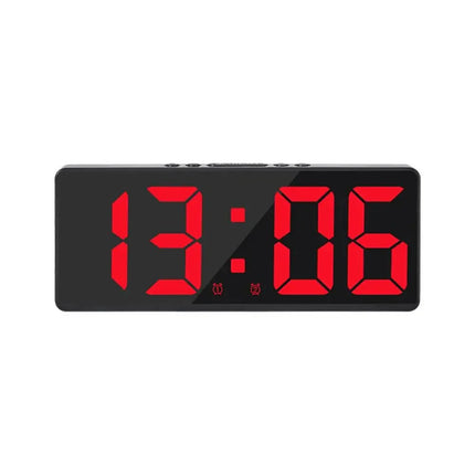 Moderne digital vekkerklokke med LED-display