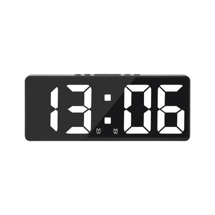 Moderne digital vekkerklokke med LED-display