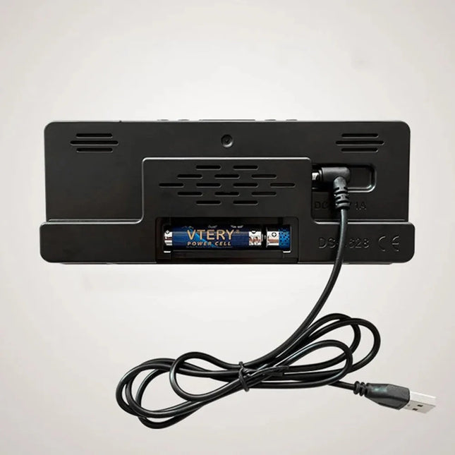 Moderne digital vekkerklokke med LED-display