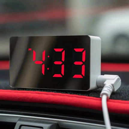 Enkel digital vekkerklokke med speilskjerm