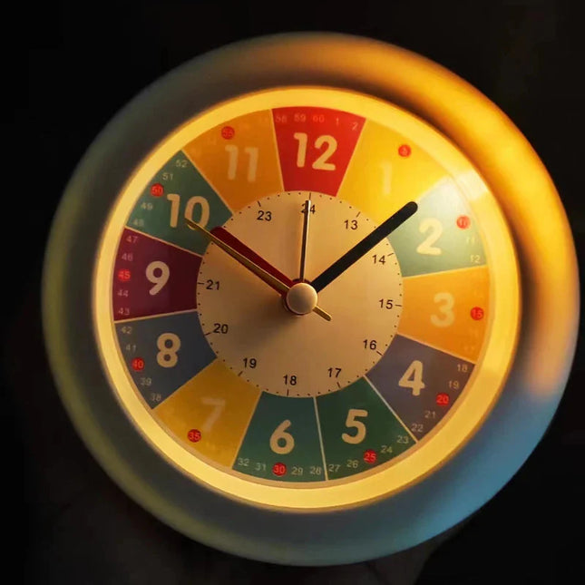Lærerik vekkerklokke med nattlys funksjon