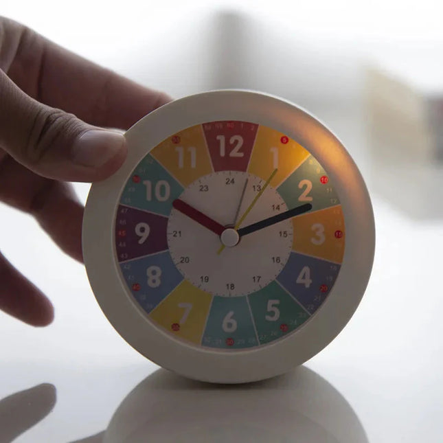 Lærerik vekkerklokke med nattlys funksjon