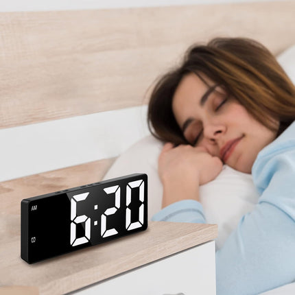 Batteridrevet LED-vekkerklokke med speil