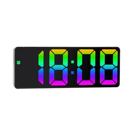 Digital vekkerklokke med fargerikt display