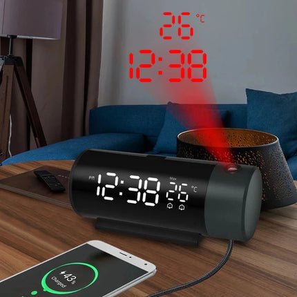 Digital vekkerklokke med projeksjon i taket