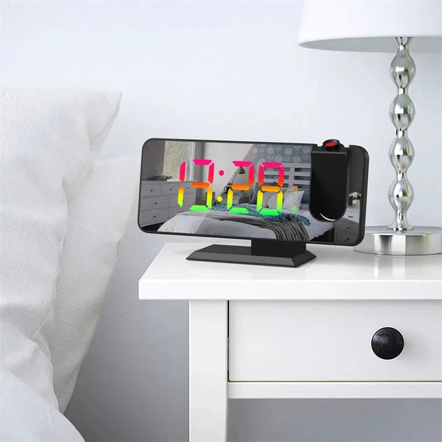Strømdrevet vekkerklokke med speil og projeksjon