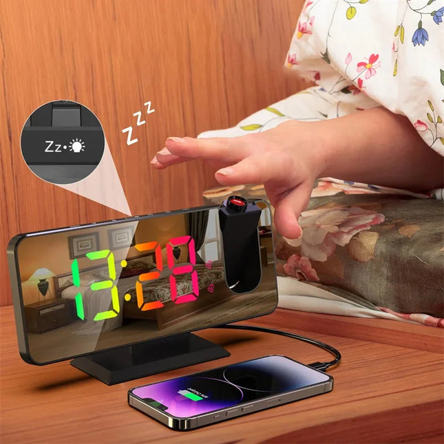 Strømdrevet vekkerklokke med speil og projeksjon