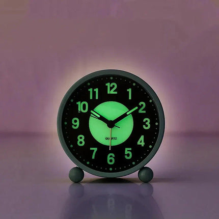 Enkel analog bordklokke med batteri