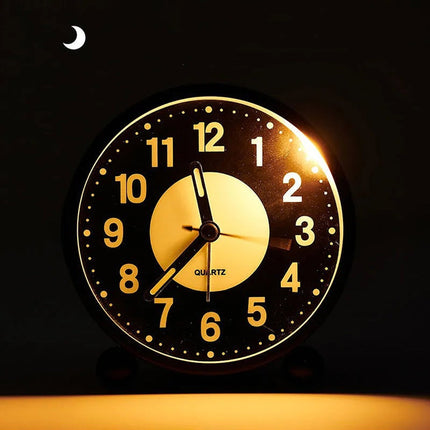 Enkel analog bordklokke med batteri