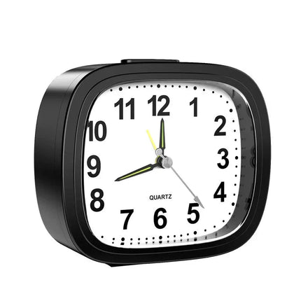 Enkel og stillegående analog vekkerklokke
