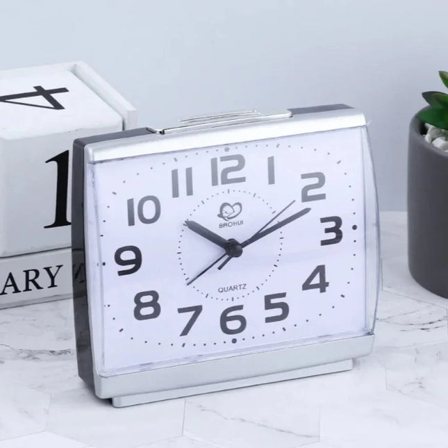 Lettlest analog vekkerklokke for eldre