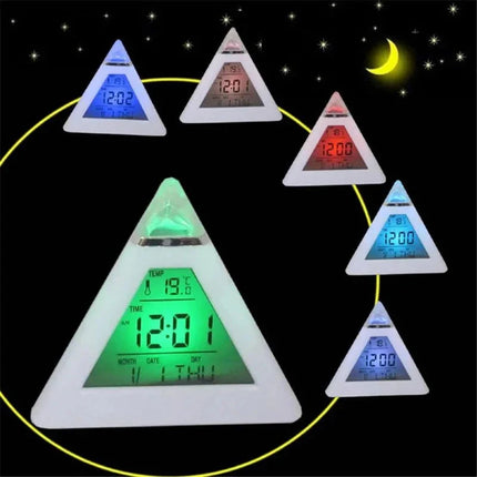 Pyramide vekkerklokke med stemningslys