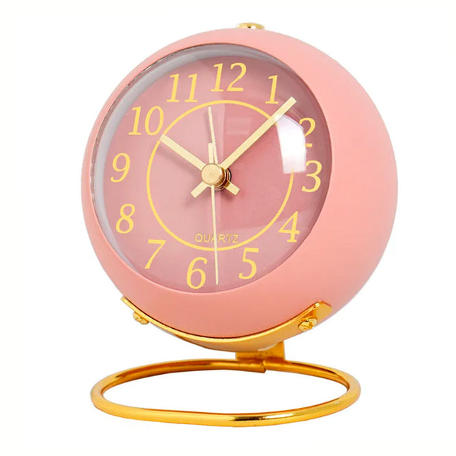 Rosa vintage vekkerklokke med gullstativ